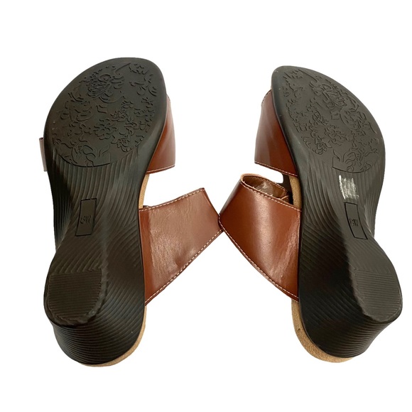 Nicole Brown Slip On Wedge Sandal Heels Velcro Strap Silver Flowers size 8 Wide - Picture 10 of 11